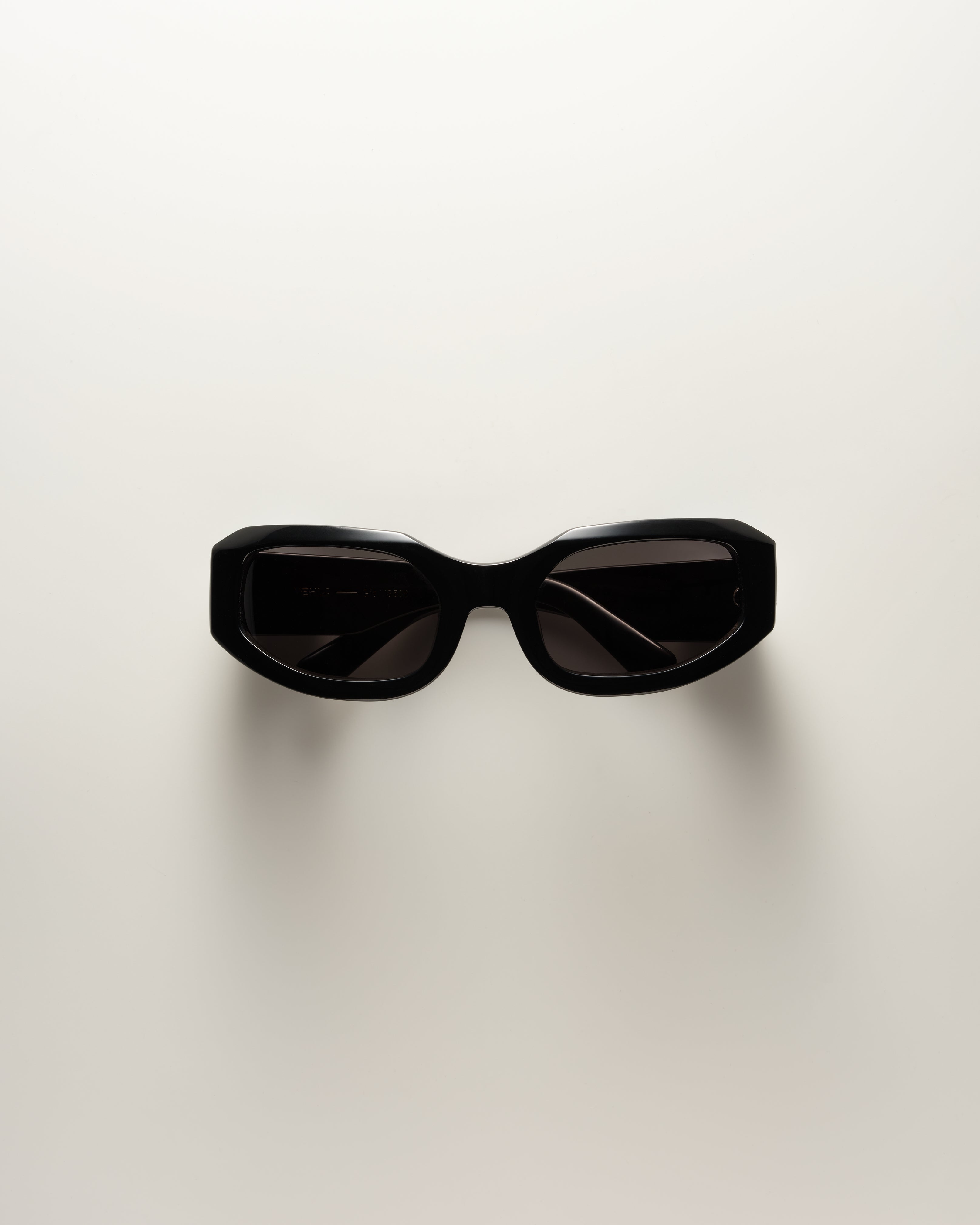 VEHLA Gia - Black/Smoke