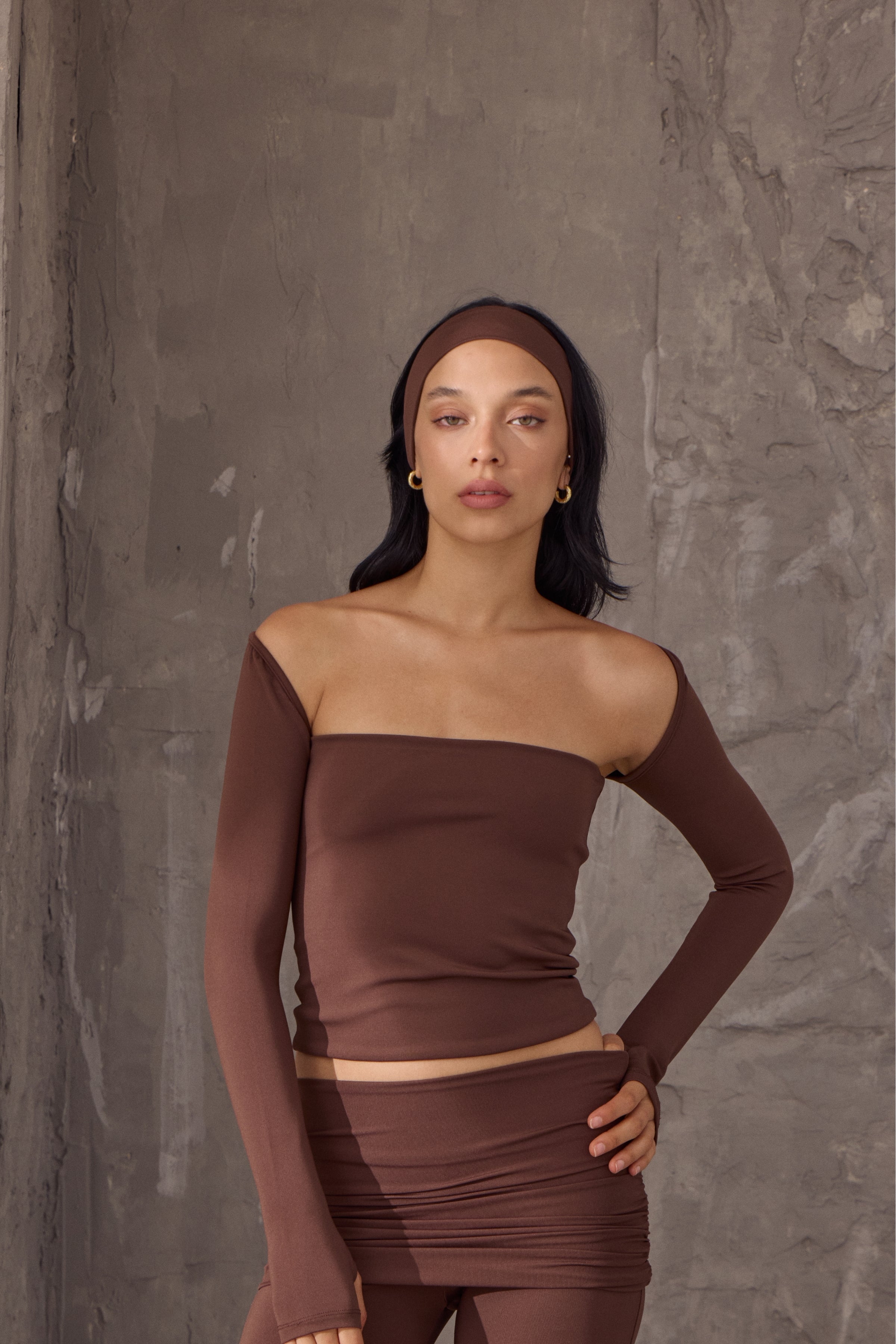 STRAPLESS TOP BROWN